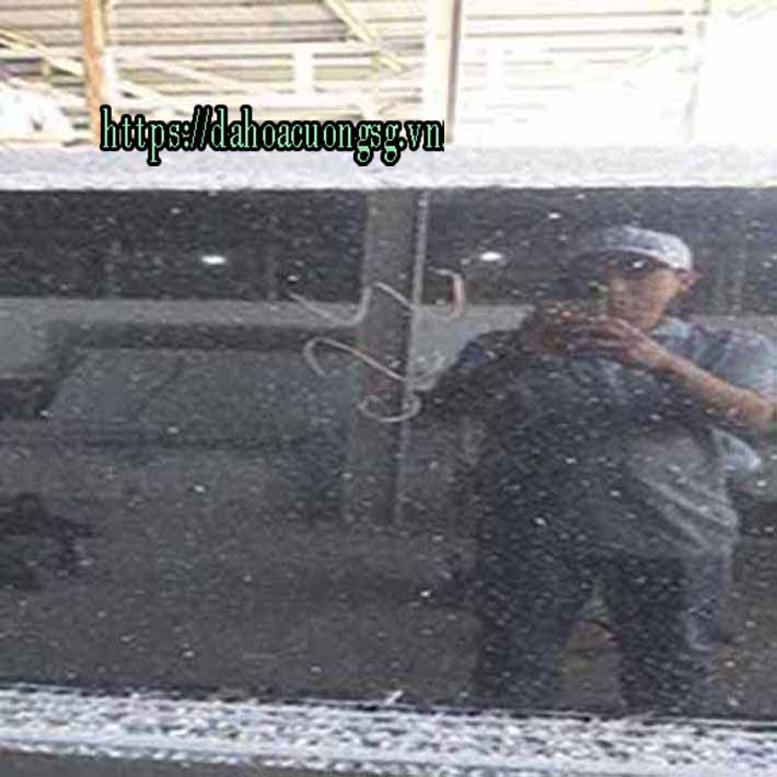 Giá đá hoa cương kim sa bắp